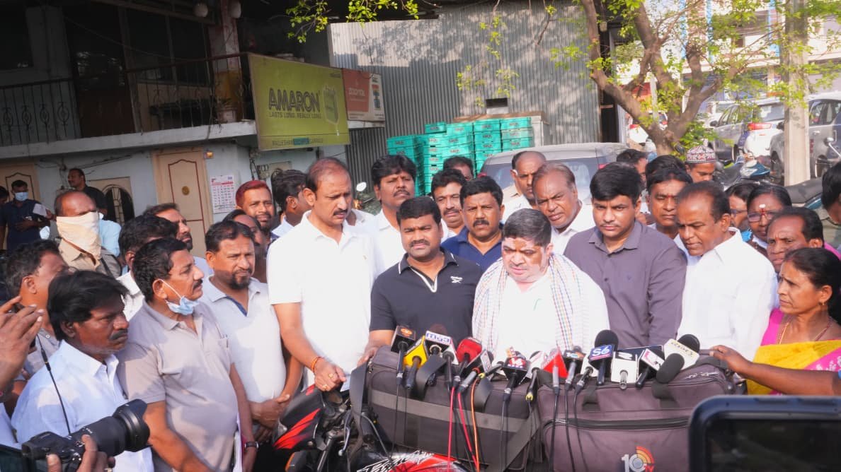 కరీంనగర్ డంపింగ్ యార్డు ను పరిశీలించిన మంత్రి పొన్నం ప్రభాకర్..